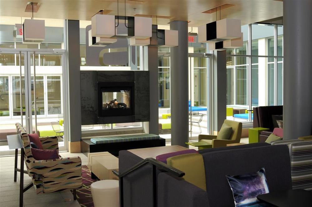 Aloft Montreal Airport Hotel Dorval Interior photo