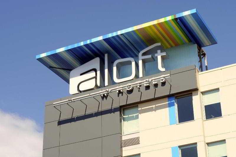 Aloft Montreal Airport Hotel Dorval Exterior photo