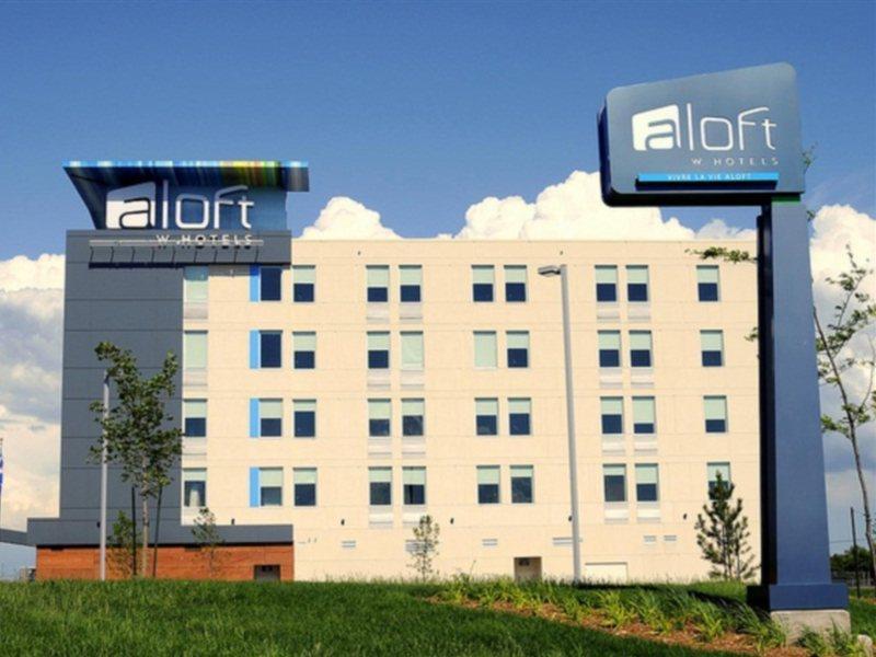 Aloft Montreal Airport Hotel Dorval Exterior photo
